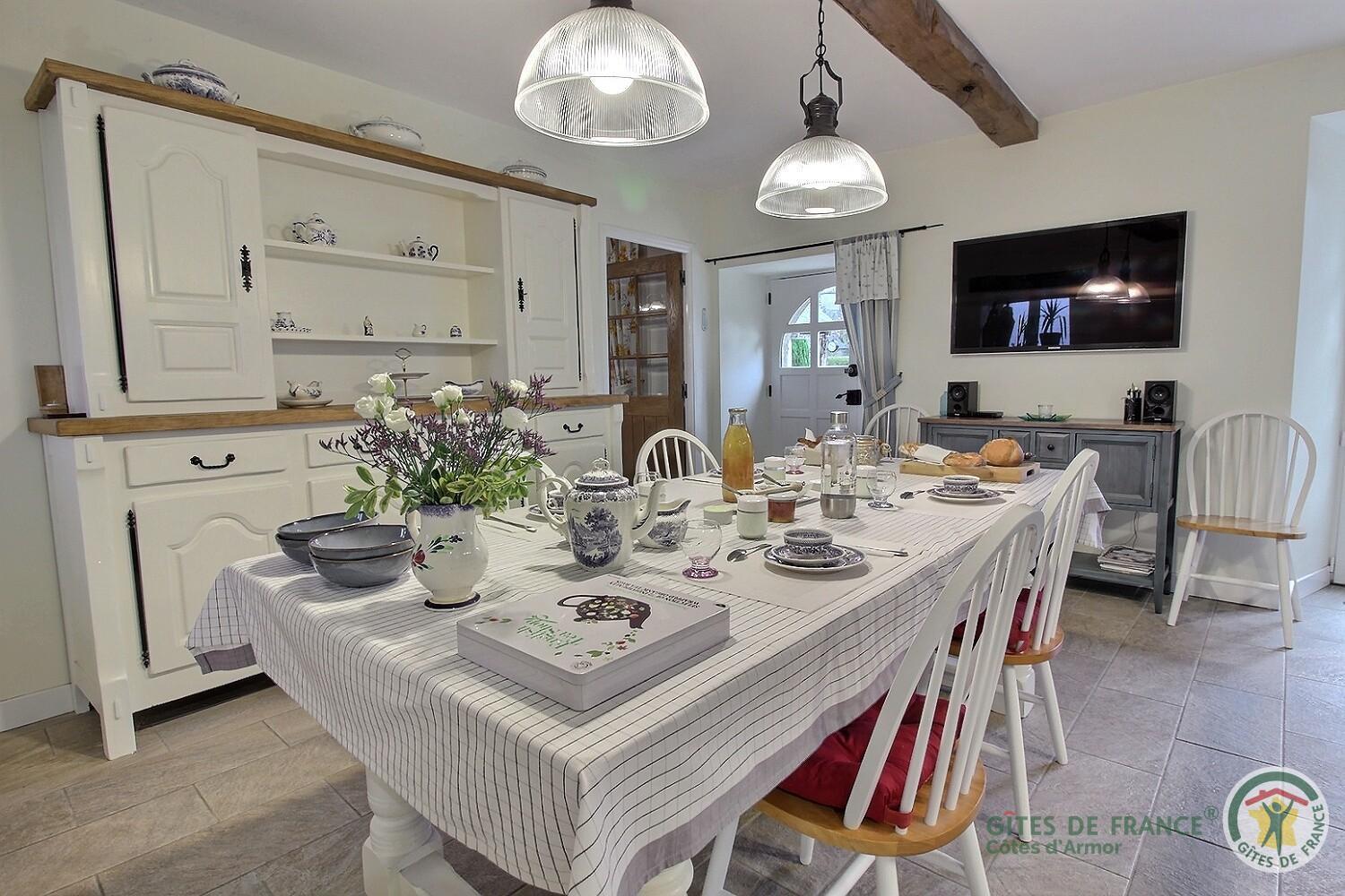 Le Parfum Des Fleurs Bed & Breakfast Plussulien Luaran gambar
